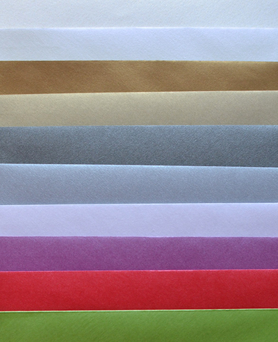 Perlenumschlag violett C6