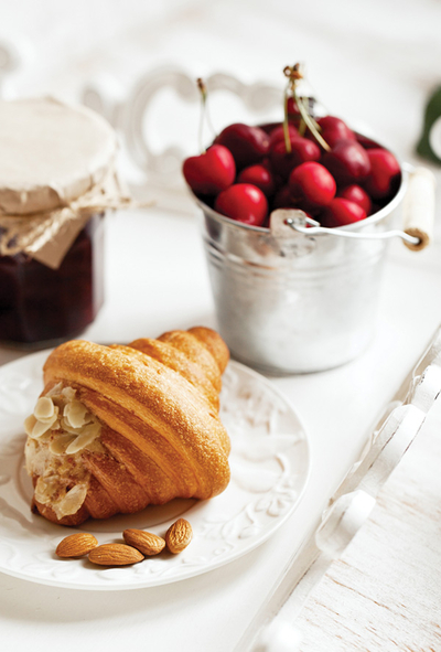 Mandel-Croissant