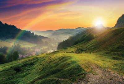 Landschaft mit Regenbogen