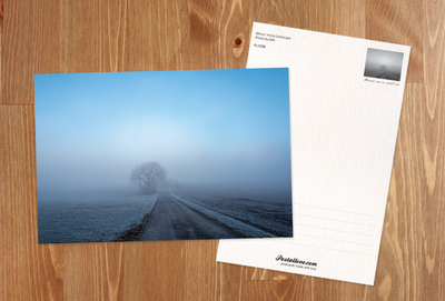 Winterlicher nebliger Morgen