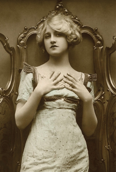 Jugendstil-Blondine