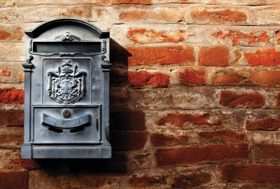 Briefkasten & Wand