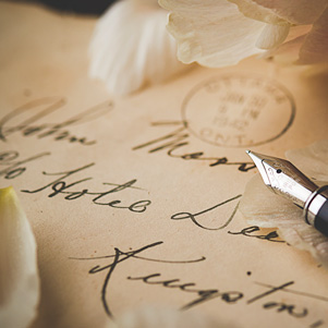 Alte Postkarten und Stift