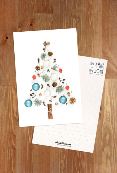 Weihnachtsbaum mit Ornamenten
