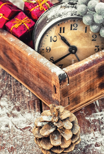 Weihnachts-Tannenzapfen-Uhr