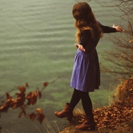 Agata Dobrzańska - Mädchen am Meeresstrand