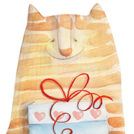 Stolzierendes Kätzchen mit einem Geschenk