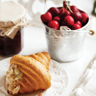 Mandel-Croissant