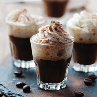 Kaffee mit Schlagsahne
