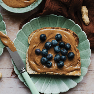 Toast mit Erdnussbutter