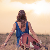 Mädchen mit Gitarre