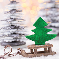 Weihnachtsbaum auf einem Schlitten